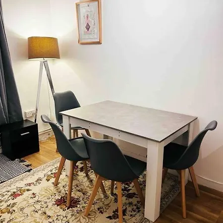Central London Spacious Flat With 2 To 3 Bedrooms Exterior photo